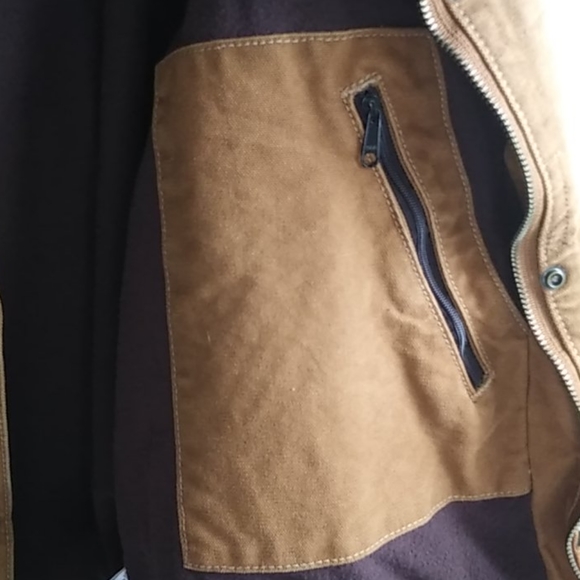 Discontinued Carhartt Coat - Picture 13 of 13